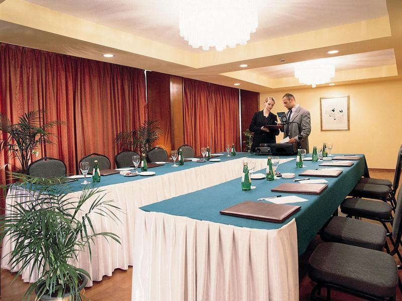 Le Meridien Heliopolis Cairo Exterior foto